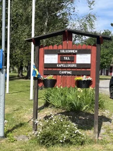 Vi anlände till Kapellskärs Camping på en solig sommardag