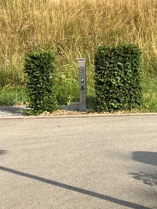 Här fanns en smidig toa och vattenanslutning på vår ställplats i Jagstzell