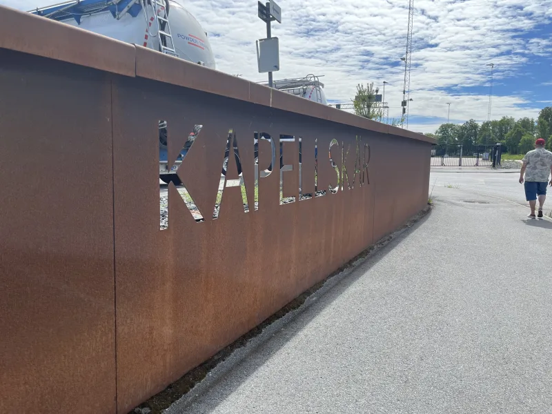 Vi anlände till Kapellskär och hittade vår campingplats precis vid hamnen